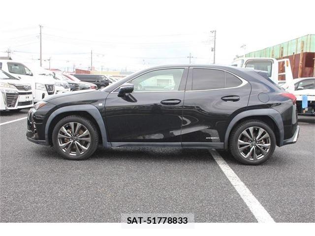 Lexus UX 2019-02 8413352-9