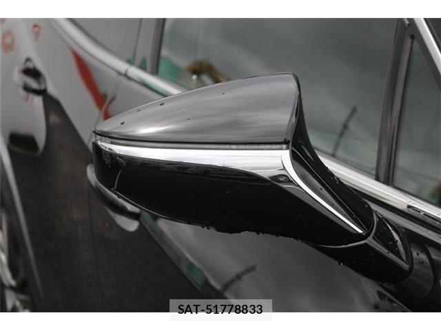Lexus UX 2019-02 8413352-26