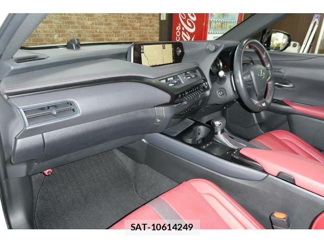 Lexus UX 2019-08 8562505-5