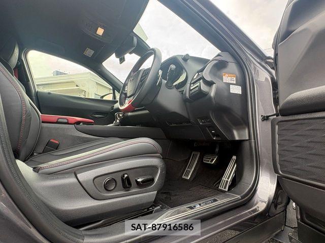 Lexus UX 2023-01 8666435-22