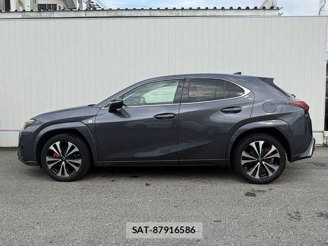 Lexus UX 2023-01 8666435-28