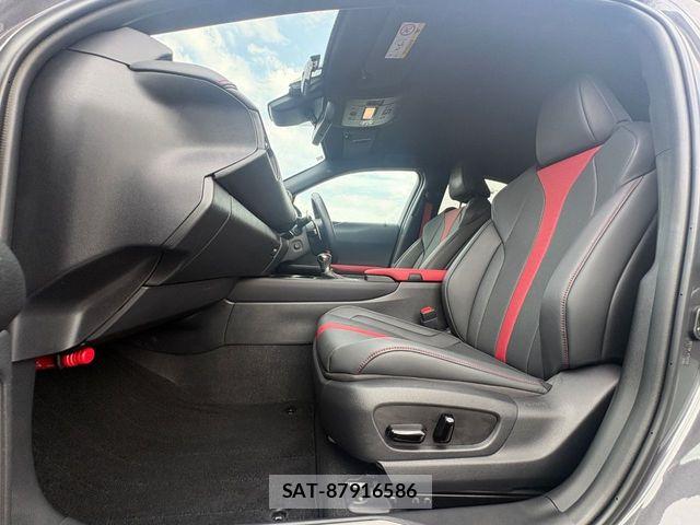 Lexus UX 2023-01 8666435-4
