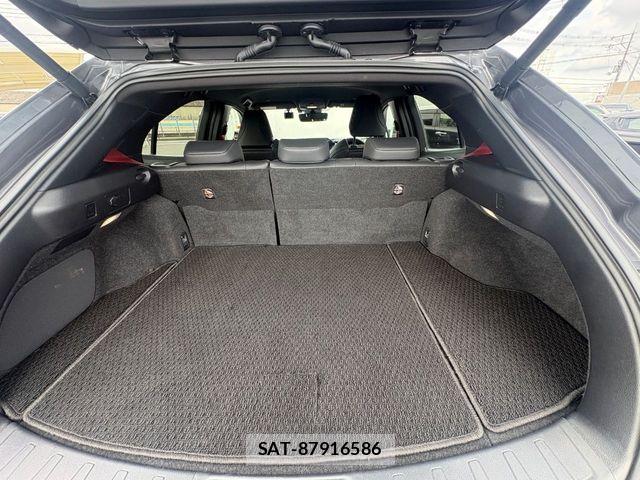 Lexus UX 2023-01 8666435-6