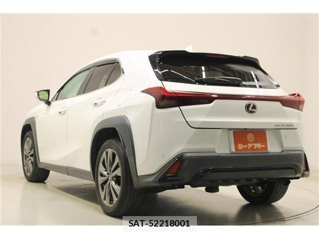 Lexus UX 2023-07 8743547-10