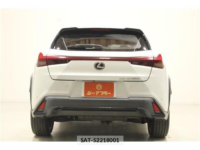 Lexus UX 2023-07 8743547-11