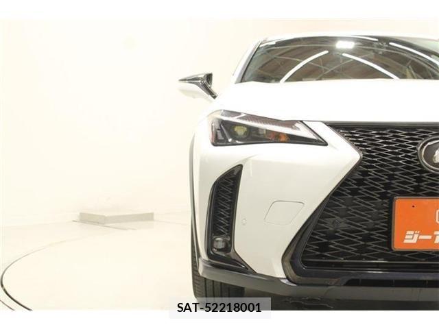 Lexus UX 2023-07 8743547-16