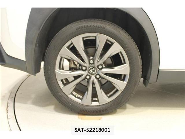 Lexus UX 2023-07 8743547-23