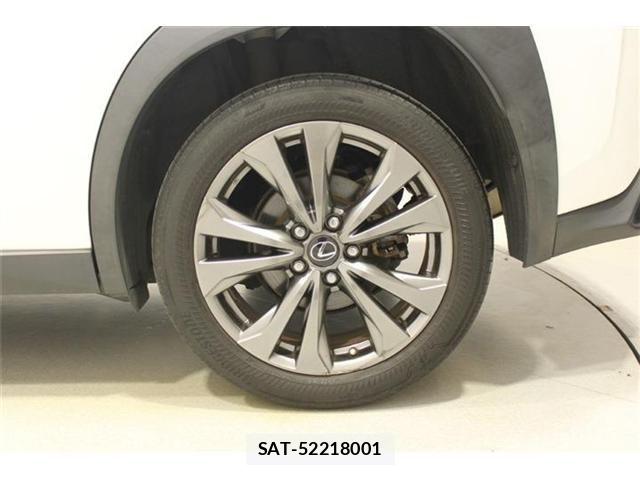 Lexus UX 2023-07 8743547-24