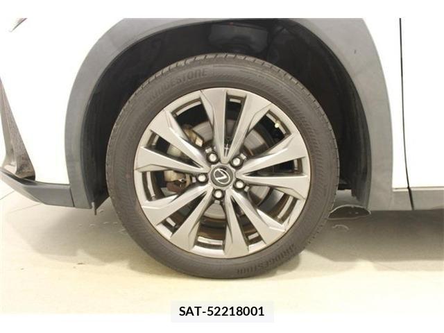 Lexus UX 2023-07 8743547-25