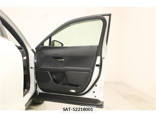 Lexus UX 2023-07 8743547-29