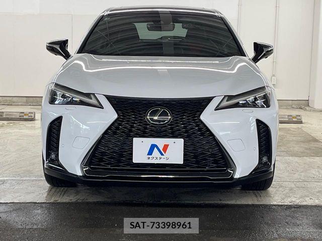 Lexus UX 2023-06 8849620-13