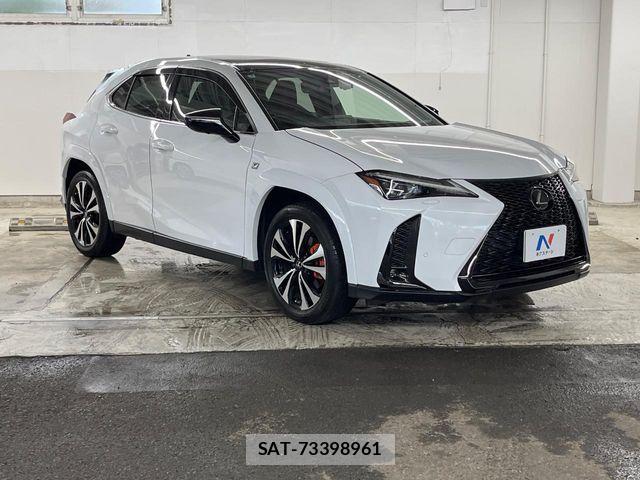 Lexus UX 2023-06 8849620-15