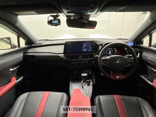 Lexus UX 2023-06 8849620-1