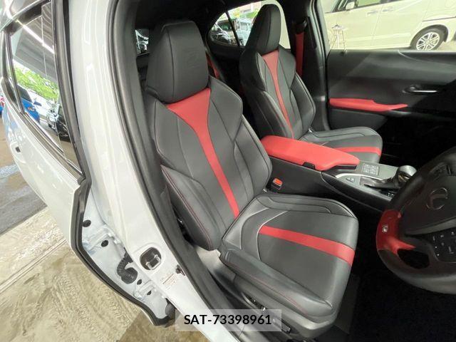 Lexus UX 2023-06 8849620-7