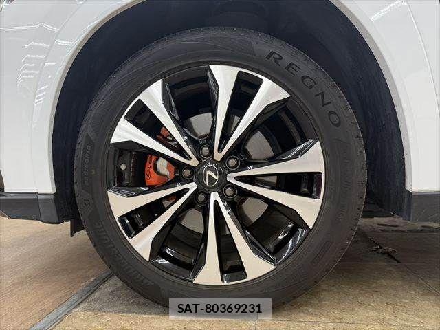 Lexus UX 2023-05 8880578-13
