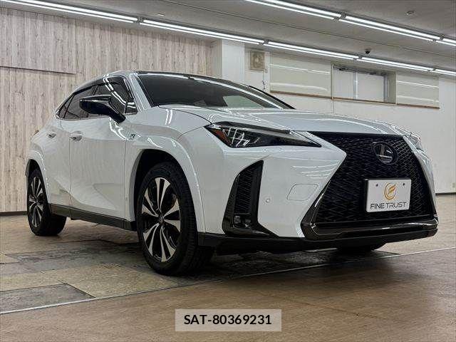 Lexus UX 2023-05 8880578-15