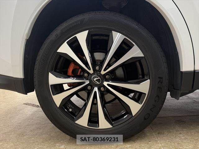 Lexus UX 2023-05 8880578-28