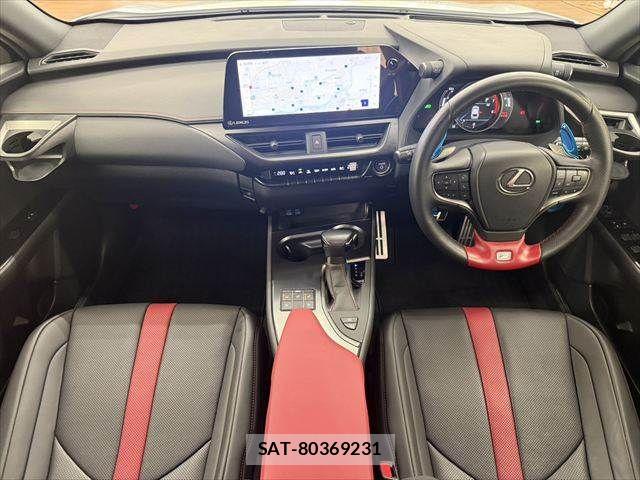 Lexus UX 2023-05 8880578-2