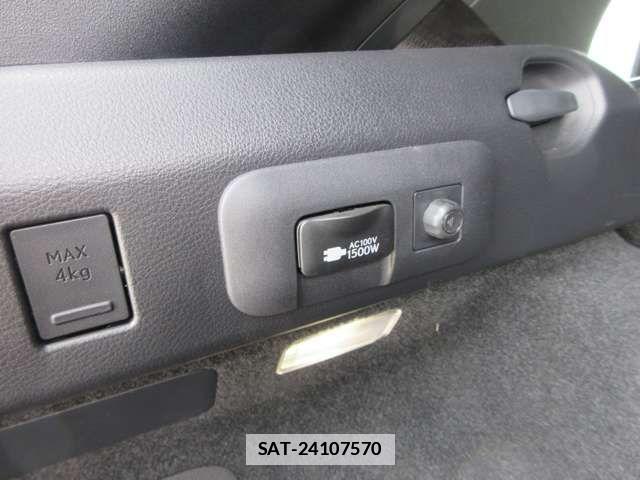 Lexus UX 2022-02 1176771-9