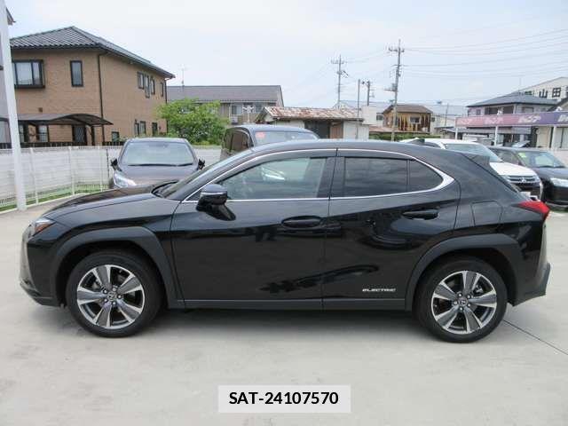 Lexus UX 2022-02 1176771-13