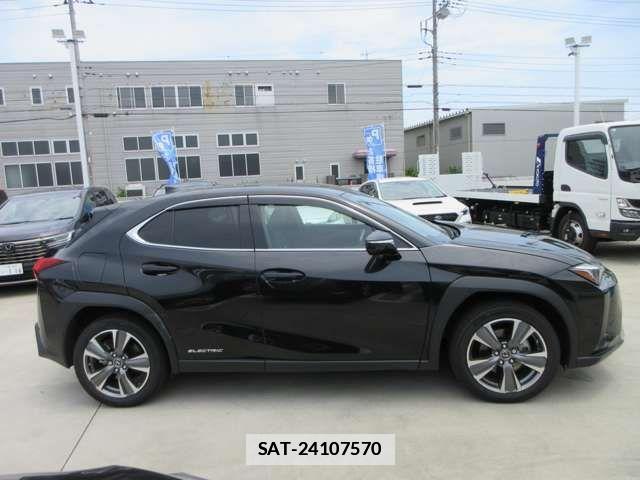 Lexus UX 2022-02 1176771-3