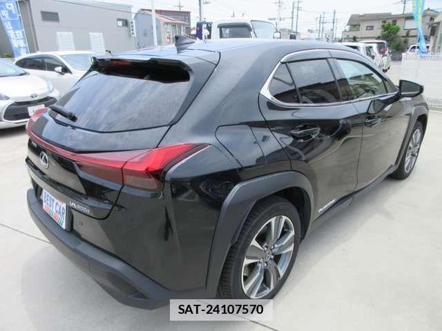Lexus UX 2022-02 1176771-7