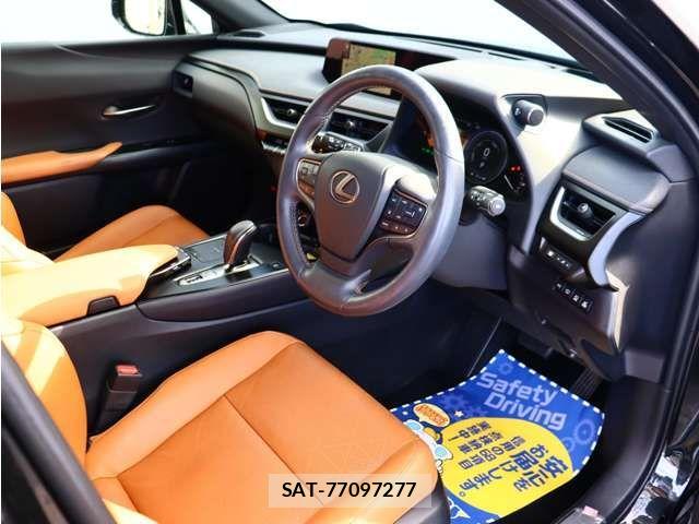 Lexus UX 2021-06 1413291-6