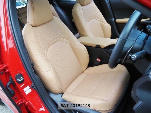 Lexus UX 2024-01 2211043-11