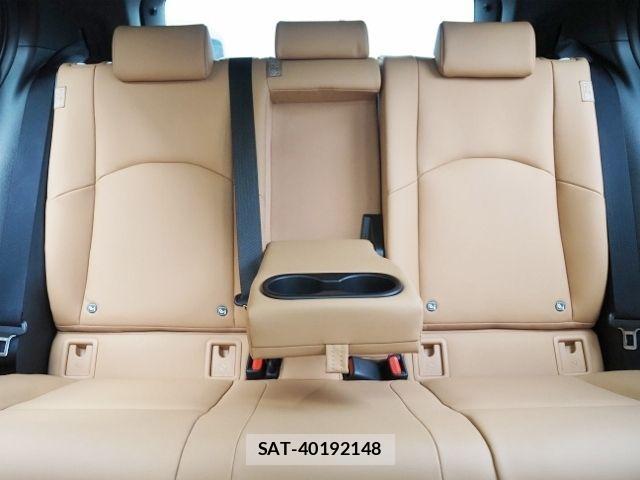 Lexus UX 2024-01 2211043-13