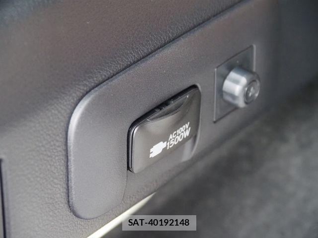 Lexus UX 2024-01 2211043-15