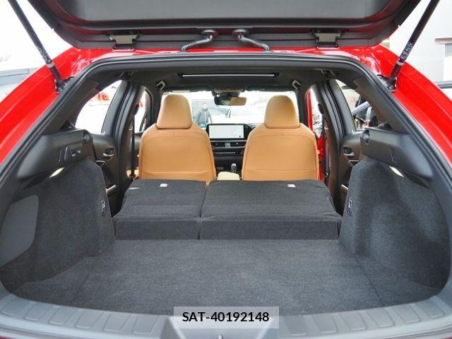 Lexus UX 2024-01 2211043-16