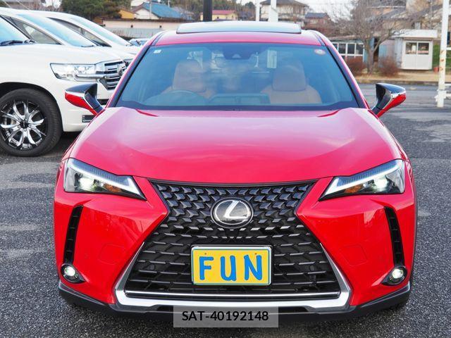 Lexus UX 2024-01 2211043-1