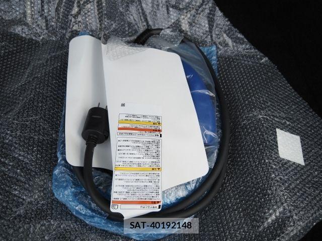 Lexus UX 2024-01 2211043-28