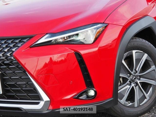 Lexus UX 2024-01 2211043-7