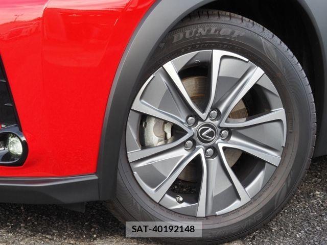 Lexus UX 2024-01 2211043-8