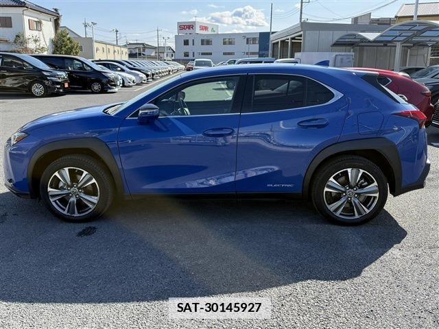 Lexus UX 2021-06 2963204-10