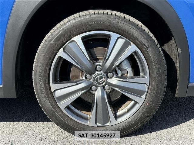 Lexus UX 2021-06 2963204-13
