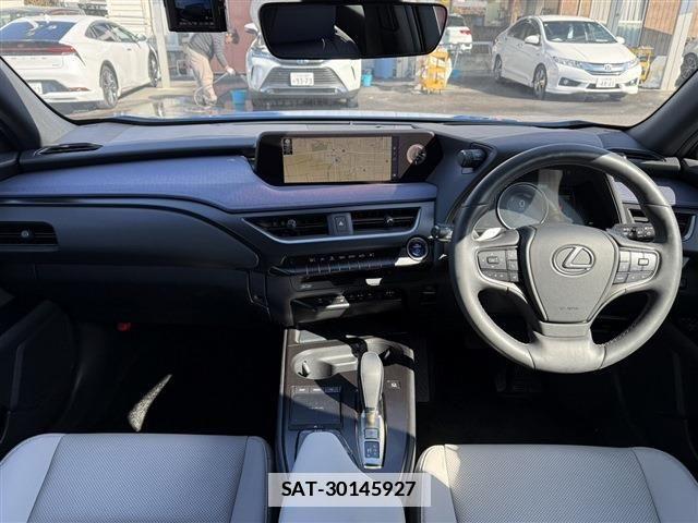 Lexus UX 2021-06 2963204-16