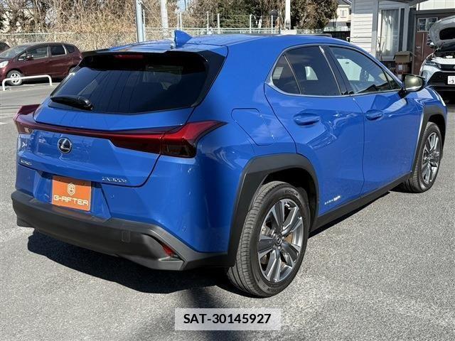 Lexus UX 2021-06 2963204-21