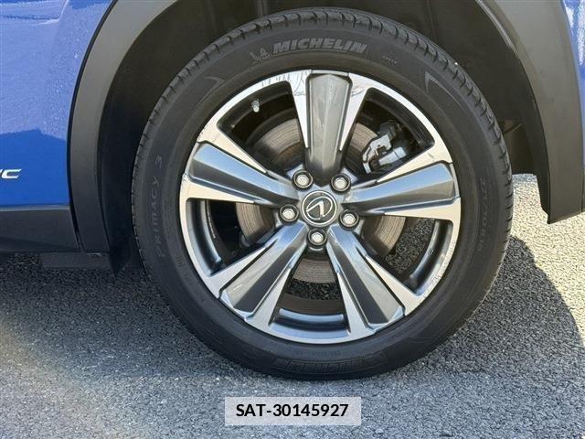 Lexus UX 2021-06 2963204-28