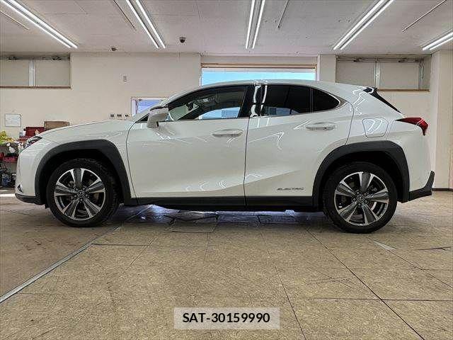 Lexus UX 2021-03 3907308-20