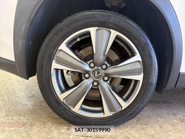 Lexus UX 2021-03 3907308-27