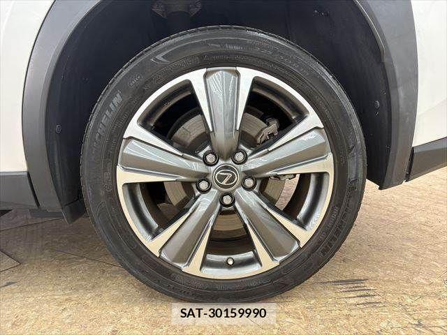 Lexus UX 2021-03 3907308-28
