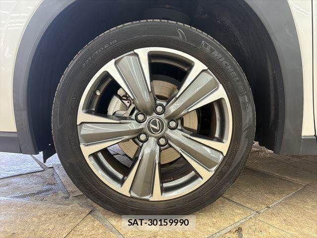 Lexus UX 2021-03 3907308-29