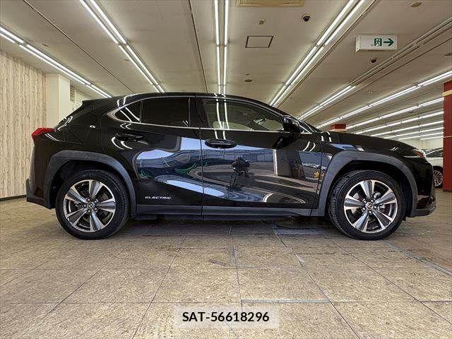 Lexus UX 2021-03 3907313-18