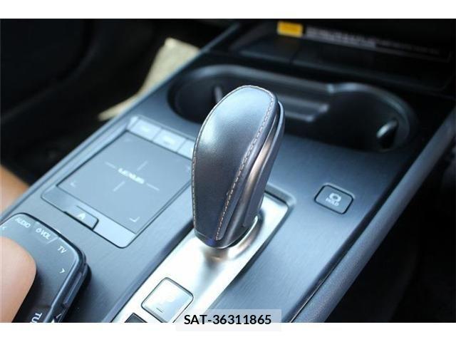 Lexus UX 2021-06 4044850-17