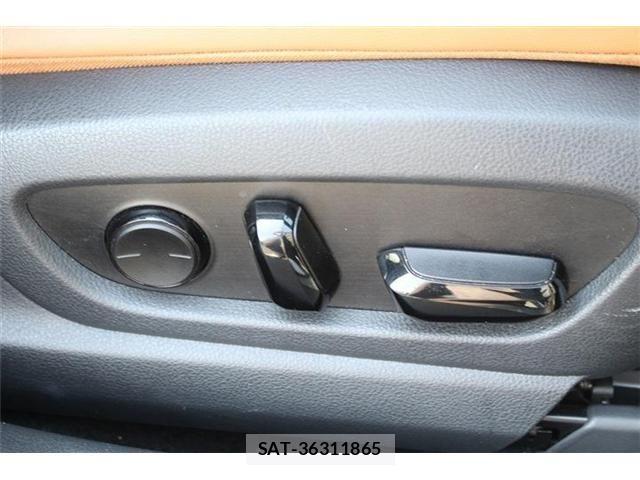 Lexus UX 2021-06 4044850-23