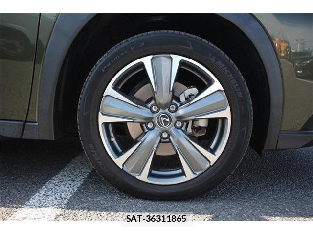 Lexus UX 2021-06 4044850-5