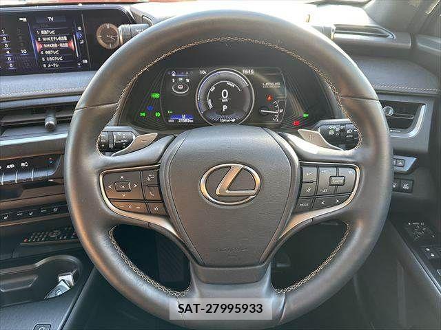 Lexus UX 2021-05 4421940-9