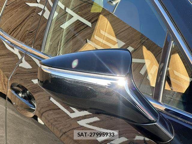 Lexus UX 2021-05 4421940-25